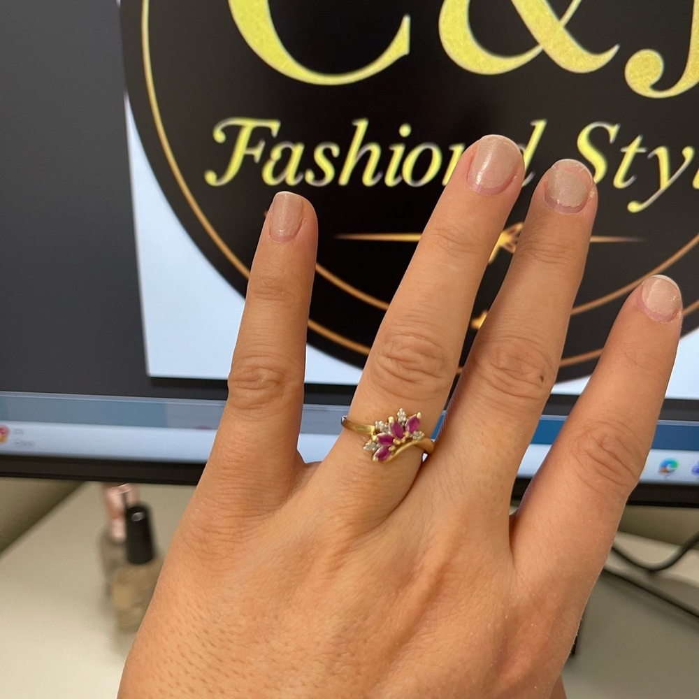 10kt Solid Gold Ruby & Diamond Ring Size 7 - image 6